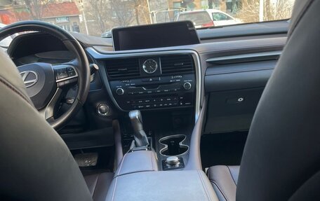 Lexus RX IV рестайлинг, 2019 год, 4 500 000 рублей, 6 фотография