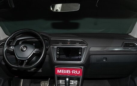 Volkswagen Tiguan II, 2018 год, 2 350 000 рублей, 9 фотография