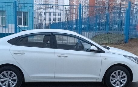 Hyundai Solaris II рестайлинг, 2017 год, 1 200 000 рублей, 5 фотография