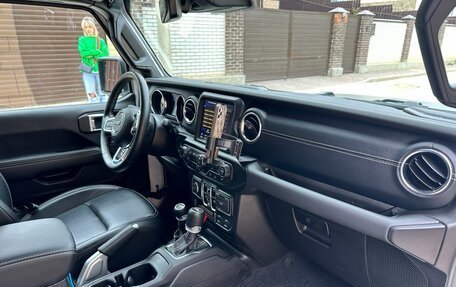 Jeep Wrangler, 2021 год, 6 400 000 рублей, 25 фотография