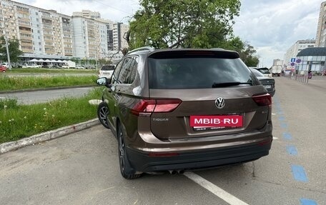 Volkswagen Tiguan II, 2018 год, 2 500 000 рублей, 2 фотография