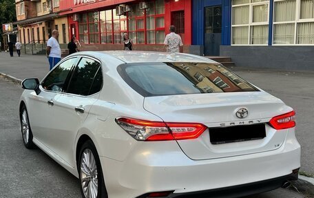 Toyota Camry, 2018 год, 3 150 000 рублей, 4 фотография