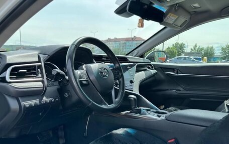 Toyota Camry, 2018 год, 3 150 000 рублей, 9 фотография