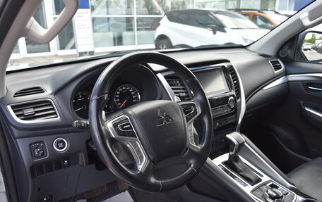 Mitsubishi Pajero Sport III рестайлинг, 2021 год, 3 600 000 рублей, 16 фотография