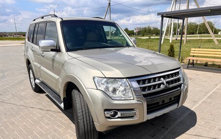 Mitsubishi Pajero IV, 2017 год, 2 999 000 рублей, 2 фотография