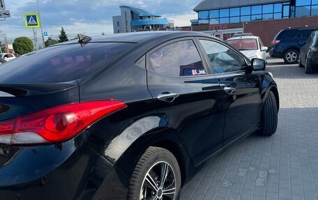 Hyundai Avante, 2011 год, 1 050 000 рублей, 2 фотография