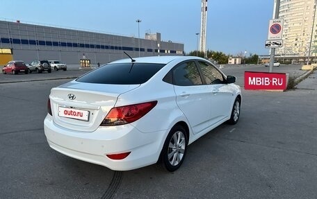 Hyundai Solaris II рестайлинг, 2013 год, 820 000 рублей, 3 фотография