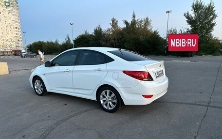 Hyundai Solaris II рестайлинг, 2013 год, 820 000 рублей, 4 фотография