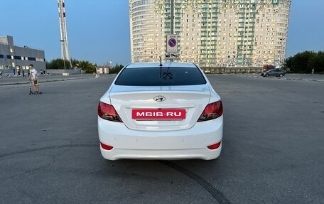 Hyundai Solaris II рестайлинг, 2013 год, 820 000 рублей, 5 фотография