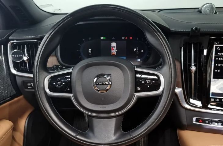 Volvo V90 Cross Country, 2021 год, 4 775 000 рублей, 13 фотография