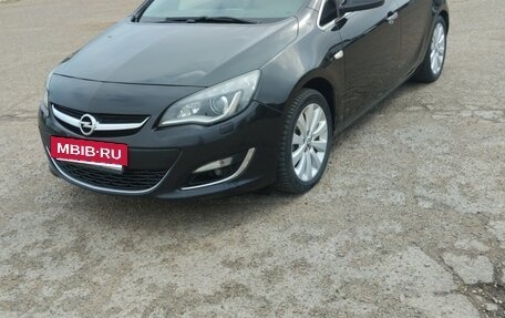 Opel Astra J, 2013 год, 800 000 рублей, 3 фотография