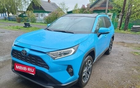 Toyota RAV4, 2019 год, 3 200 000 рублей, 3 фотография