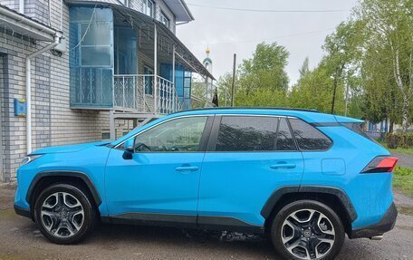 Toyota RAV4, 2019 год, 3 200 000 рублей, 4 фотография