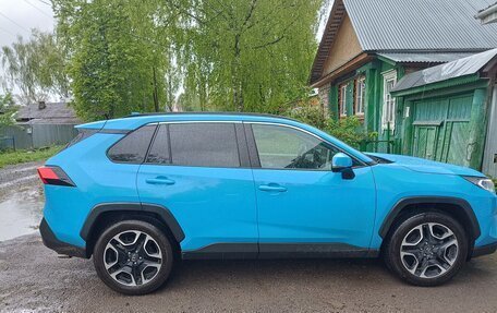 Toyota RAV4, 2019 год, 3 200 000 рублей, 6 фотография