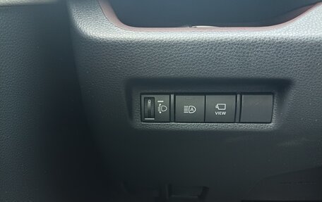Toyota RAV4, 2019 год, 3 200 000 рублей, 13 фотография