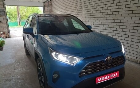 Toyota RAV4, 2019 год, 3 200 000 рублей, 18 фотография