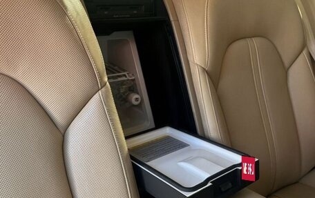 Audi A8, 2012 год, 2 150 000 рублей, 9 фотография