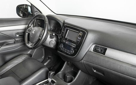 Mitsubishi Outlander III рестайлинг 3, 2015 год, 1 733 000 рублей, 5 фотография