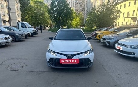 Toyota Camry, 2020 год, 2 150 000 рублей, 2 фотография