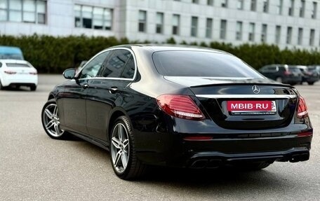 Mercedes-Benz E-Класс, 2017 год, 3 100 000 рублей, 3 фотография