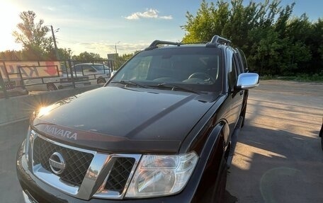 Nissan Navara (Frontier), 2010 год, 1 550 000 рублей, 3 фотография