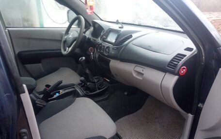 Mitsubishi L200 IV рестайлинг, 2011 год, 850 000 рублей, 12 фотография