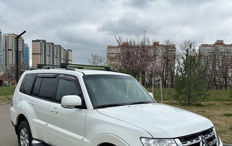 Mitsubishi Pajero IV, 2013 год, 1 850 000 рублей, 2 фотография