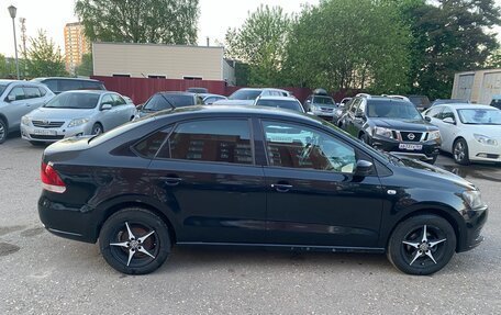 Volkswagen Polo VI (EU Market), 2011 год, 690 000 рублей, 2 фотография