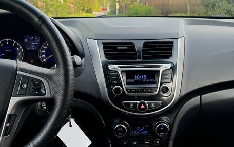 Hyundai Solaris II рестайлинг, 2015 год, 1 090 000 рублей, 2 фотография