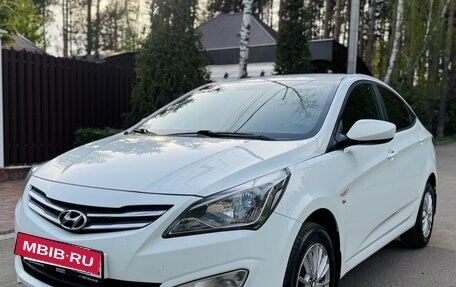 Hyundai Solaris II рестайлинг, 2015 год, 1 090 000 рублей, 6 фотография
