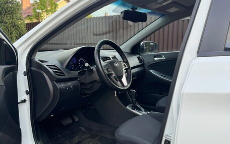 Hyundai Solaris II рестайлинг, 2015 год, 1 090 000 рублей, 17 фотография
