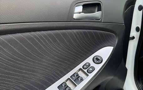 Hyundai Solaris II рестайлинг, 2015 год, 1 090 000 рублей, 15 фотография