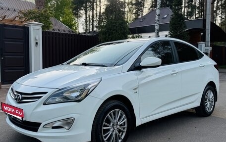 Hyundai Solaris II рестайлинг, 2015 год, 1 090 000 рублей, 10 фотография