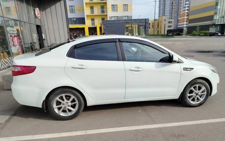 KIA Rio III рестайлинг, 2013 год, 920 000 рублей, 2 фотография