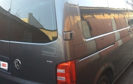 Volkswagen Transporter T6 рестайлинг, 2016 год, 2 490 000 рублей, 4 фотография