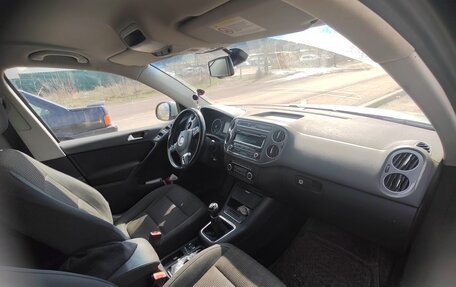 Volkswagen Tiguan I, 2011 год, 950 000 рублей, 2 фотография