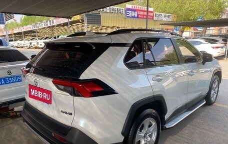 Toyota RAV4, 2021 год, 2 030 000 рублей, 5 фотография