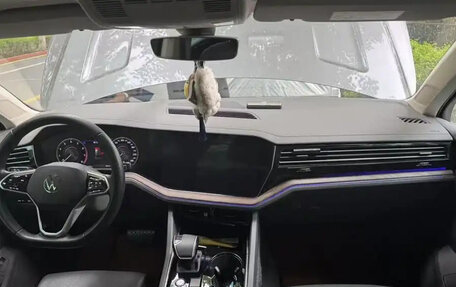 Volkswagen Touareg III, 2021 год, 3 800 000 рублей, 8 фотография