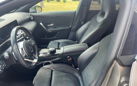 Mercedes-Benz CLA, 2019 год, 3 100 000 рублей, 15 фотография