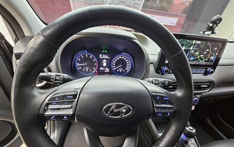 Hyundai Kona I, 2022 год, 1 670 000 рублей, 9 фотография