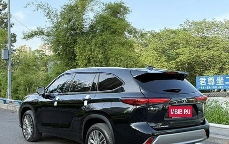 Toyota Highlander, 2022 год, 3 090 000 рублей, 7 фотография