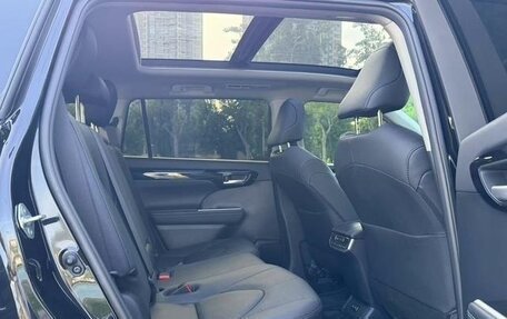 Toyota Highlander, 2022 год, 3 090 000 рублей, 22 фотография