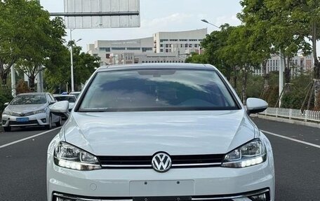 Volkswagen Golf VII, 2020 год, 1 458 442 рублей, 3 фотография
