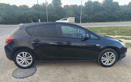 Opel Astra J, 2010 год, 680 000 рублей, 3 фотография