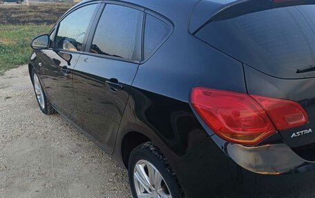 Opel Astra J, 2010 год, 680 000 рублей, 4 фотография