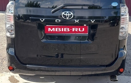 Toyota Voxy II, 2009 год, 1 370 000 рублей, 5 фотография