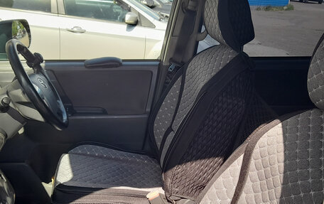 Toyota Voxy II, 2009 год, 1 370 000 рублей, 11 фотография