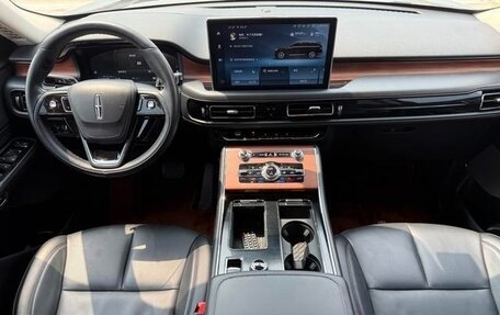Lincoln Aviator II, 2021 год, 3 900 900 рублей, 10 фотография