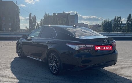Toyota Camry, 2021 год, 3 950 000 рублей, 3 фотография
