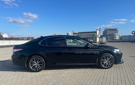 Toyota Camry, 2021 год, 3 950 000 рублей, 5 фотография
